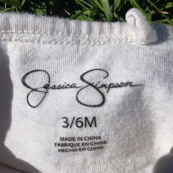 Jessica Simpson Lil Moon Outfit - Picture 7 of 8